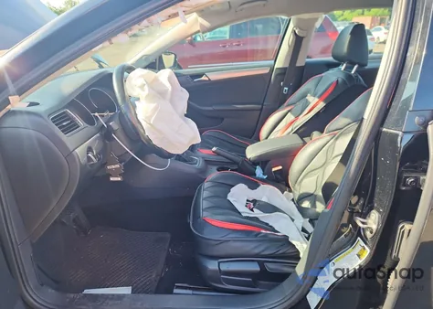 2015 Volkswagen Jetta Se z USA, uszkodzony, nr VIN 3VWD17AJ9FM295939